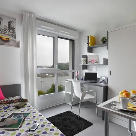 Aparthotel Nemea Stanford *