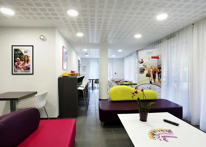 Nemea Stanford Aparthotel *